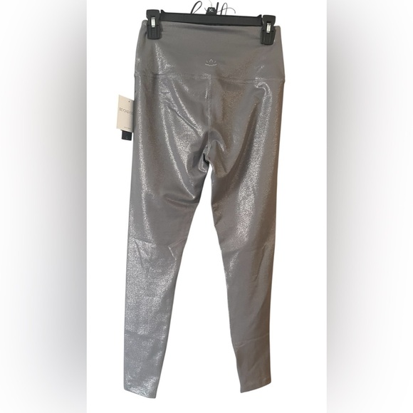 Beyond Yoga Silver Metallic Leggings High-Waisted - Picture 4 of 7